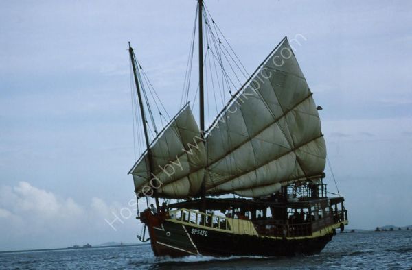 Chinese Junk, Singapore Harbour